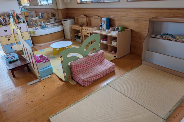6月12日～2歳児さんの感触遊び