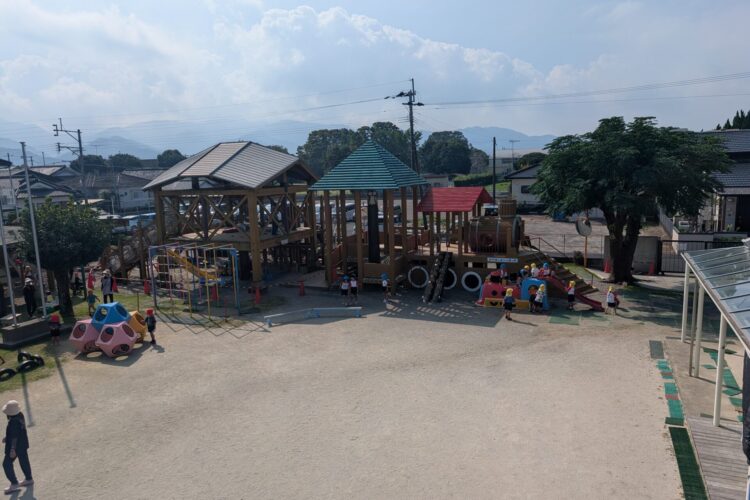 10月6日~木製遊具解体の廃材を使って釘打ち体験をしました